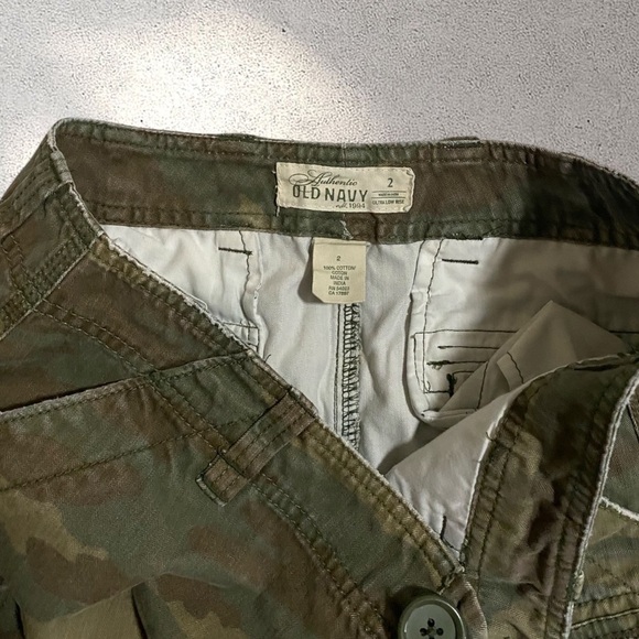 OLD NAVY ULTRA LOW-RISE CAMO MINI SKIRT - Picture 5 of 5